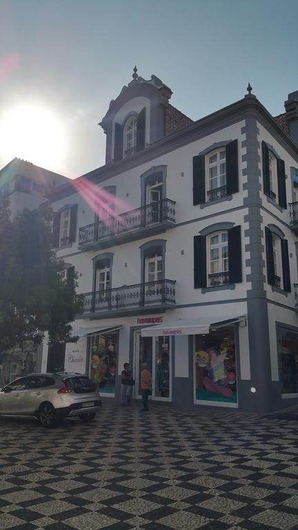Edificio Charles 104 * Funchal (Madeira)